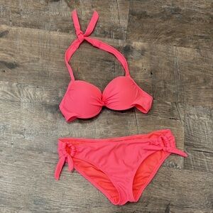 🔥NWOT Pink Halter Bikini Set🔥